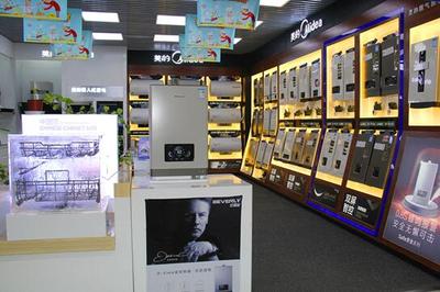 匠心的力量 比佛利熱水器Lintom i8聯(lián)袂BMW i8全國(guó)震撼首發(fā)，開啟高端家居科技新篇章